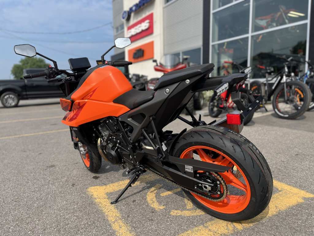 KTM 990 DUKE 2024