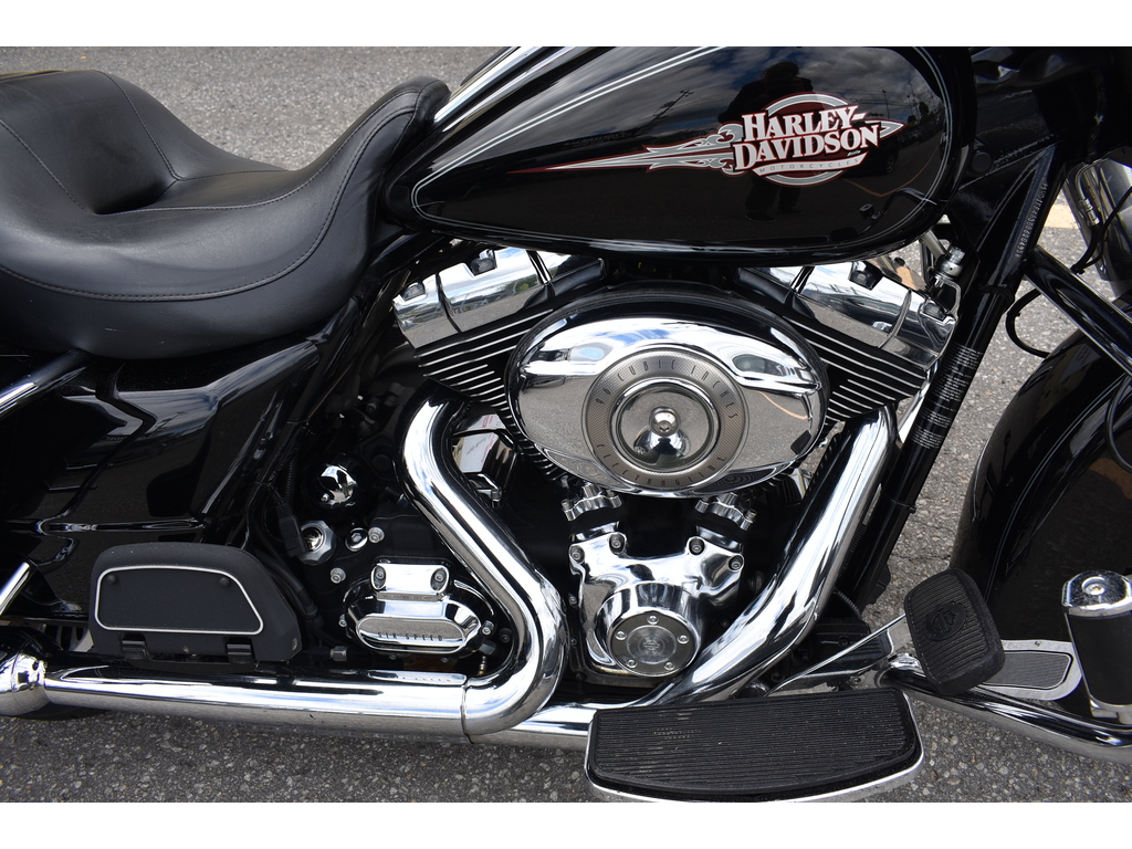 Harley-Davidson FLHTC Electra Glide Classic 2011