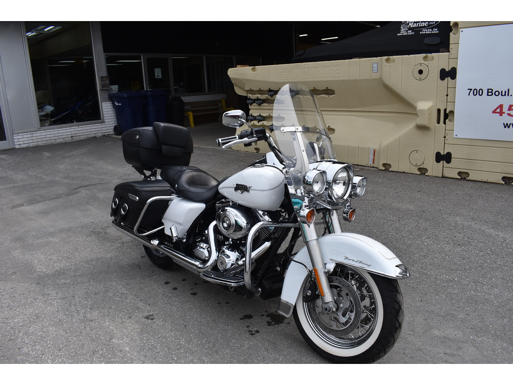 Harley-Davidson FLHRC Road King Classic 2012