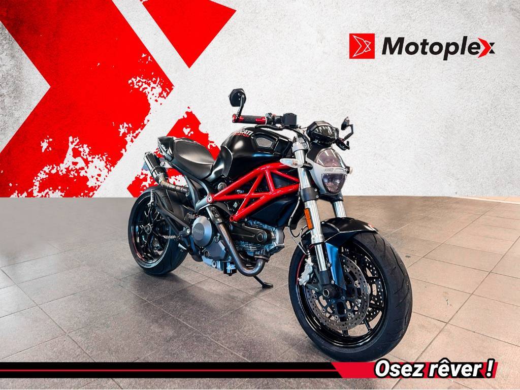 Ducati Monster 696 2012