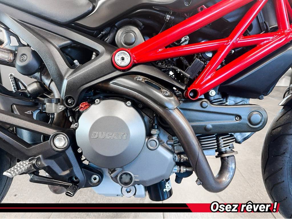 Ducati Monster 696 2012