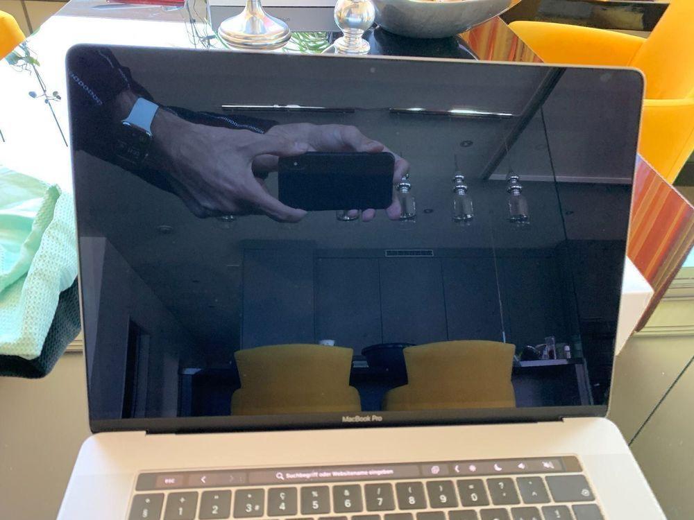 Macbook Pro 15.4" 2019, i7/16GB/256GB