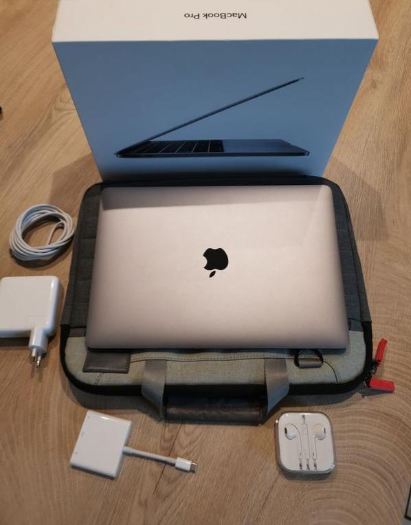 Pc Apple MacBook Pro écran Rétina avec Accéssoires