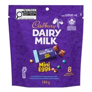 Mini tablettes de chocolat avec mini œufs en chocolat