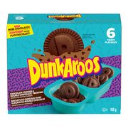 Collations de biscuits au chocolat avec glaçage au double chocolat