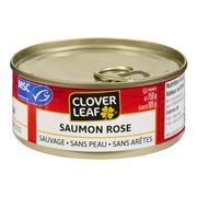 Saumon rose sans peau et sans arêtes dans l'eau