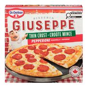 Pizza à croûte mince au pepperoni surgelée