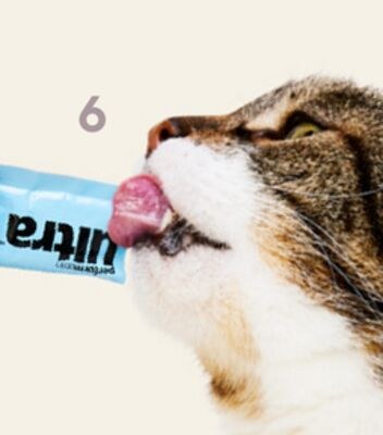 Performatrin Ultra Lickable Tuna Puree Cat Trea…