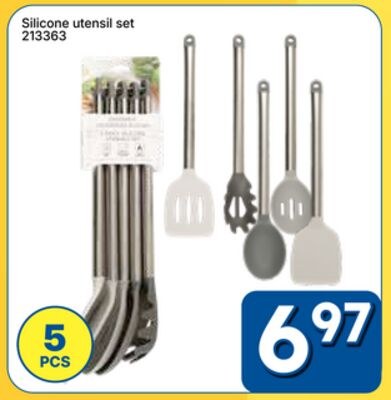 Silicone utensil set