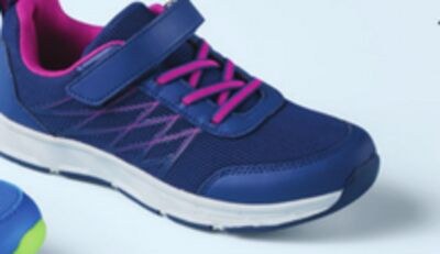 Kids' or toddlers' athletic shoes