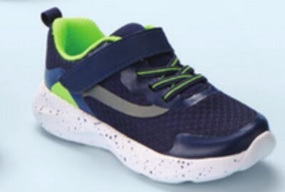 Kids' or toddlers' athletic shoes