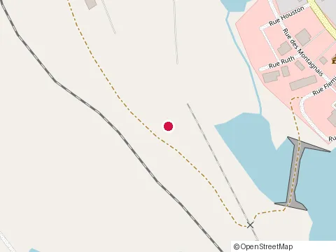 Location of Cantine Squaw Lake 1 at Squaw Lake, Schefferville