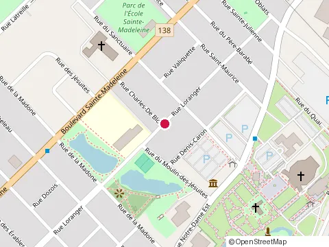 Location of Deux-Étangs Elementary School: Sacré-Coeur Building at 245 Rue Loranger, Trois-Rivières