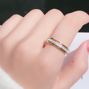 Bague titane acier tournante diamant carré femme
