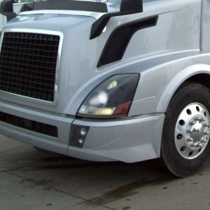 Phare halogène Volvo VNL 2004-2017 côté conducteur