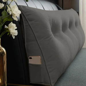 Coussin lecture triangle bouton gris