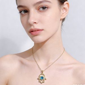 Collier Hamsa protection oeil du mal acier titanium