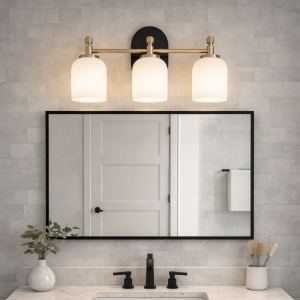 Applique vanité Meadows 3 lumières or brossé, verre dépoli 20,5 po