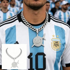 Collier pendentif football 13mm requin plaqué or strass