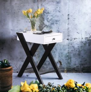Table d'appoint Fierce blanc noir port USB intégré