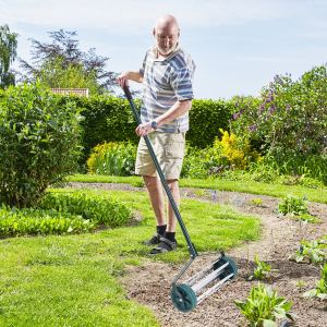 Aérateur pelouse 18 po avec pointes anti-glissement