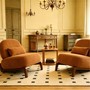 Lot 2 fauteuils accents bois jambes tissu caramel