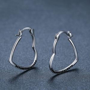 Creative Hollow Heart-shaped Zircon Necklace