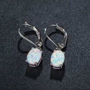 Boucles oreilles opale ovale quatre griffes européen