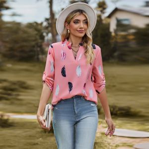 Chemise ample imprimée plumes col V manches 3/4