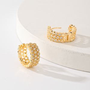 Boucles oreilles bijou design mode