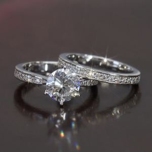 Bague femme or léger design luxe