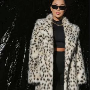 Manteau long à capuche motif léopard imitation fourrure renard femme
