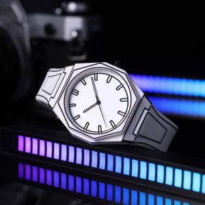 Montre étanche style bande dessinée