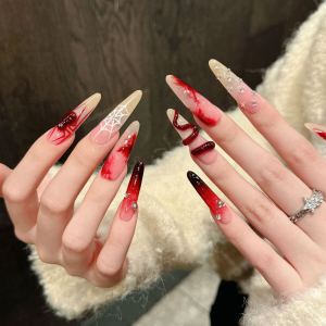Manucure rouge style chinois avancée