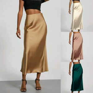 Jupe satinée ajustée femme élégante
