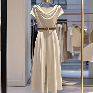 Combinaison satin élégante européenne
