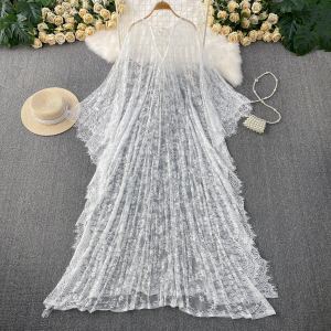 Robe femme dentelle col V manches évasées