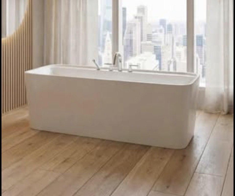 Nouvelle baignoire autoportante de haute gamme avec hrobinet de baignoire sur pied
